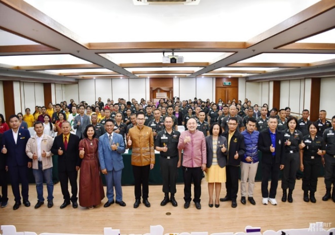 การถ่ายทอดนวัตกรรมและมาตรฐานการจัดการศึกษาของโรงเรียนขนาดเล็กบริเวณชายแดน ไทย – กัมพูชา